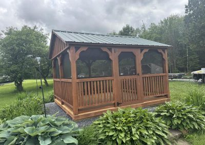 Amish pavilion with screen sides